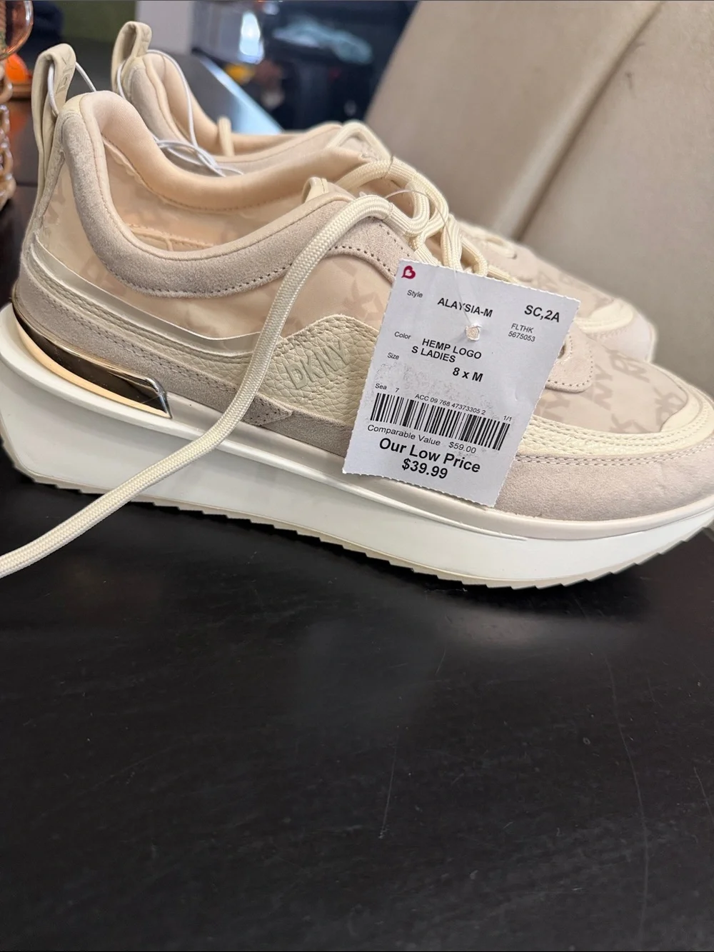 Dkny stylish sneakers